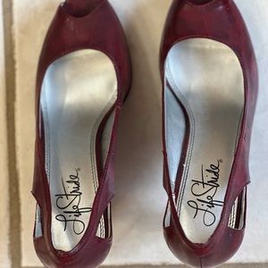 Life Stride Pumps in burgundy. Never worn.